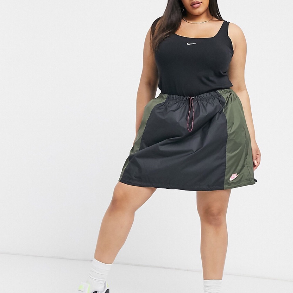 Nike Sportswear Woven Skirt Plus size 2X - Picture 1 of 7